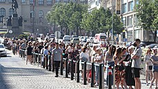 U� od rána �ekaly na otev�ení prvního obchodu �et�zce Primark stovky lidí.