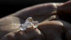 Nález kamen rozpoutal diamantovou horeku, oddlení tby ale musí teprve...