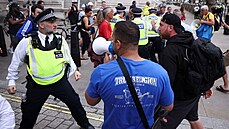 Ve sv�t� se �í�í dal�í mutace ji� zmutované varianty delta.