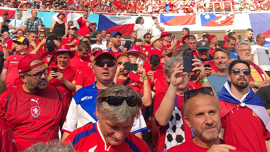 Čeští fanoušci na osmifinále Eura s Nizozemskem v Budapešti