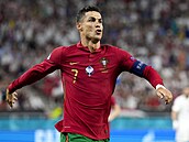 Euro 2020, Francie - Portugalsko: Ronaldo slaví.