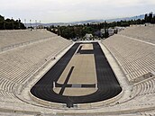 Mramorový Panaténský stadion, postavený ve tetím století ped naím...