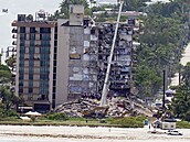 Zřícení části výškové budovy na Floridě má již 78 obětí, záchranáři nadále pátrají po 62 lidech