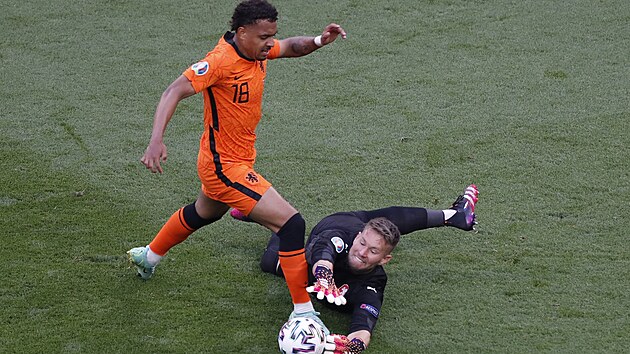 Osmifinle Euro 2020 Nizozemsko vs. esko: Donyell Malen si na Vaclka nepiel.