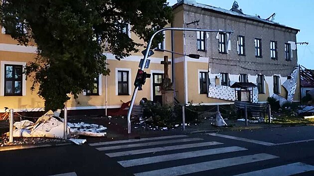 Beclavskem se prohnalo torndo.