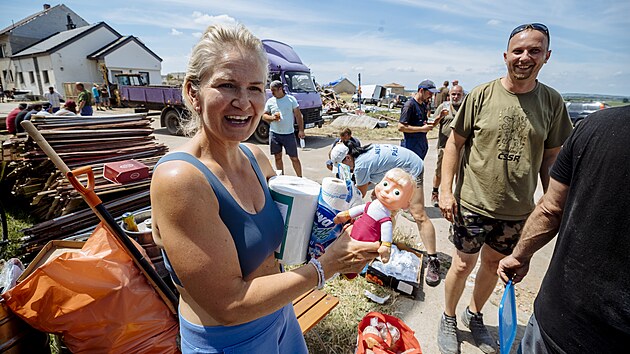 Dobrovolnická pomoc po tornádu v Moravské Nové Vsi