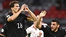 Leon Goretzka slaví gestem, kterým podpoil LGBT skupinu a také boj proti...