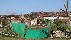 Následky �ád�ní tornáda v obci Hru�ky