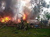 Na Filipínách se zřítilo vojenské letadlo. O život přišlo nejméně 29 lidí