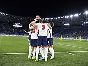 Hrái týmu Anglie se radují z výhry a postupu do semifinále.