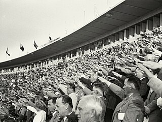 1936: Olympijské hry ve stínu hákového kříže a stovky bílých holubic v roce 1948