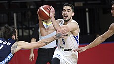 Finále olympijské kvalifikace: esko - ecko (Satoranský pi útoné akci)