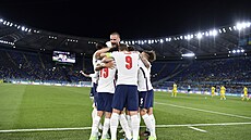 Hrái týmu Anglie se radují z výhry a postupu do semifinále.