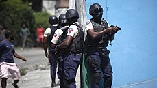 Situace na Haiti je po vrad prezidenta napjat. f mocnho gangu vyzval leny, aby se zmocnili ulic
