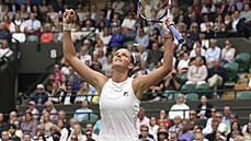 Karolína Plíková ve tvrtfinále Wimbledonu na kurtu íslo 1 pehrála výcarku...