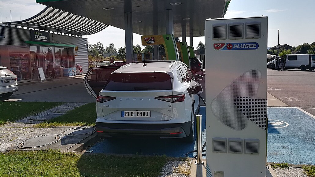 Na této Molce v Mariboru to vypadalo, e jsme úpln první elektromobil, který...