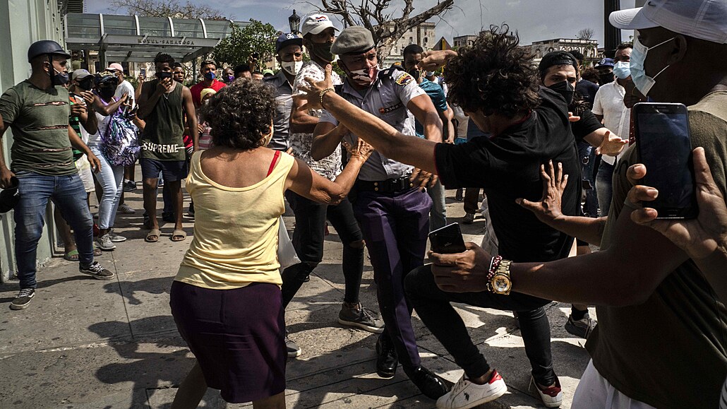 Protivládní protesty na Kubě