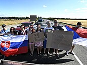 Slováci protestující proti koronavirovým opatením.