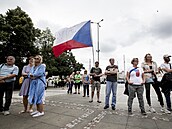 Demonstrace odprc vakcinace dtí na Palackého námstí v Praze.