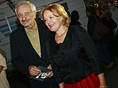 Václavu Havlovi pili popát slavní manelé Magda Vááryová a Milan Lasica.