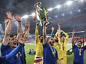 Italtí fotbalisté slaví vítzství na mistrovství Evropy, Ve finále porazili...