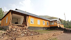 Dům v Tádžikistánu poškodilo zemětřesení.