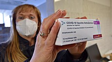 ‚Už ji nechce skoro nikdo.‘ Česko se chystá darovat dodávku vakcín od AstraZeneky