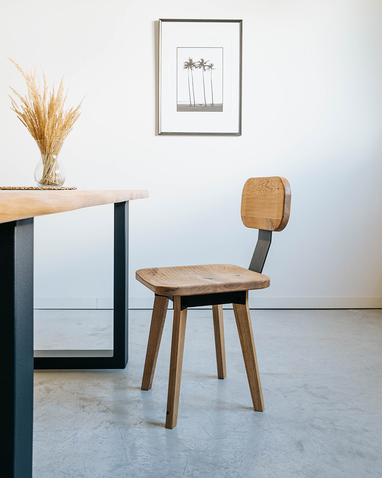 Než jsem vyrobil kvalitní židli, mnohokrát jsem z ní spadl, říká designér  nábytku Václav Herka | Design | Lidovky.cz