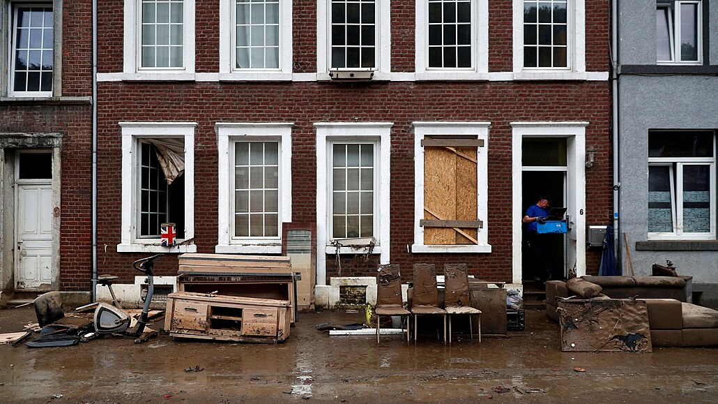 Škody způsobené silnými bouřkami v belgickém městě Pepinster.