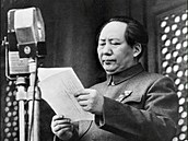 Mao vsadil na rolníky a guerillovou válku proti Japoncm i ankajkovi. Vechno...