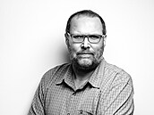 Milí elfové, anonymita a utajování v demokracii důvěryhodně nepůsobí