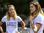 Beachvolejbalistky Markéta Nausch Sluková (vlevo) a Barbora Hermannová na...