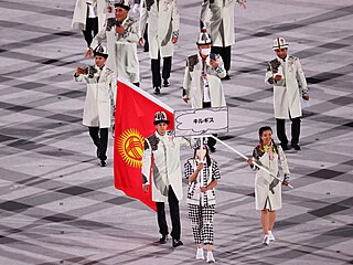 Tým Kyrgyzstánu při slavnostní ceremonii při zahájení Olympijských her v Tokiu.