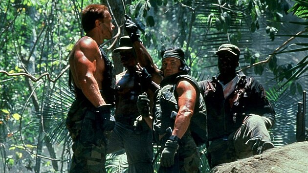 Sn�mek Pred�tor (1982). Re�ie: John McTiernan.