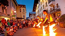 �ivot v ulicích. Noc Lang & Klang v St. Johann in Tirol.