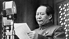 Mao vsadil na rolníky a guerillovou válku proti Japoncm i ankajkovi. Vechno...