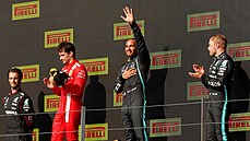 Lewis Hamilton slaví na domácí Velké cen.