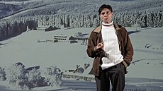 Jaroslav Pížl ve videoklipu skupiny Midi Lidi Láska není švédský stůl