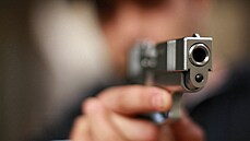 Stelec v Uherskm Brod zabjel revolverem a pistol, vlastnil zbran legln