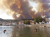 Česko pomůže Řecku s požáry, vyšle konvoj 15 vozidel a 36 hasičů