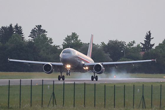 Letadlo, které evakuovalo �echy z Afghánistánu.