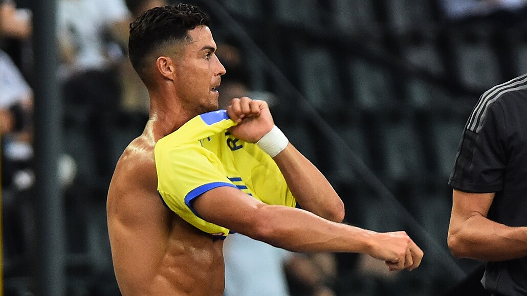 Bude se Cristiano Ronaldo brzy pevlékat do jiného dresu ne Juventusu?