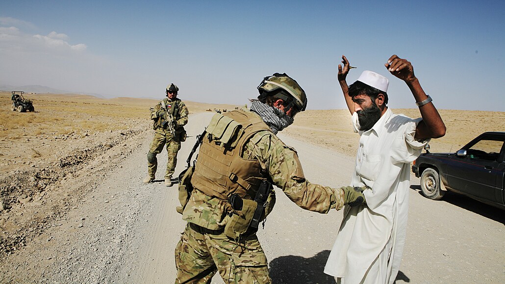 V pomru k potu nasazených voják a vojáky v Afghánistánu bylo esko v první...