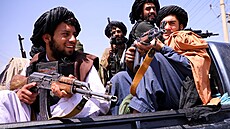 Bojovníci Tálibánu hlídkují v Kábulu | na serveru Lidovky.cz | aktuální zprávy