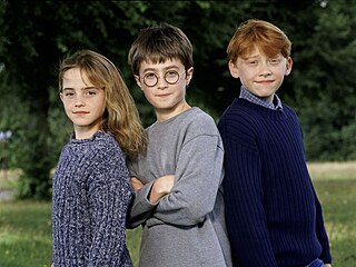 Hlavní hrdinové filmu z roku 2001 Harry Potter a Kámen mudrců