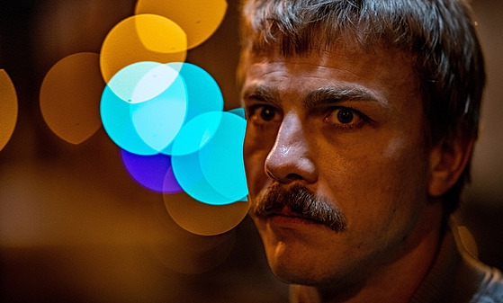 Albrecht Schuch ve filmu Berlin Alexanderplatz.