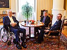 Prezident Milo Zeman (vlevo) jednal 22. záí 2021 v Lánech s poslancem ODS...