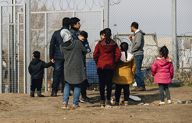 Na maďarské frontě klid. Migranti se do Evropy dostávají hlavně přes Chorvatsko a Itálii