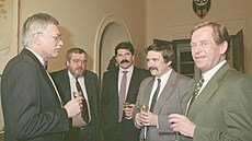 Před 28 roky. Na snímku z března 1993 Jan Kalvoda, tehdy předseda ODA...