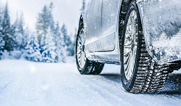 Při koupi pneumatik pozor na ležáky. Jak obstály různé značky a modely v testech kvality?